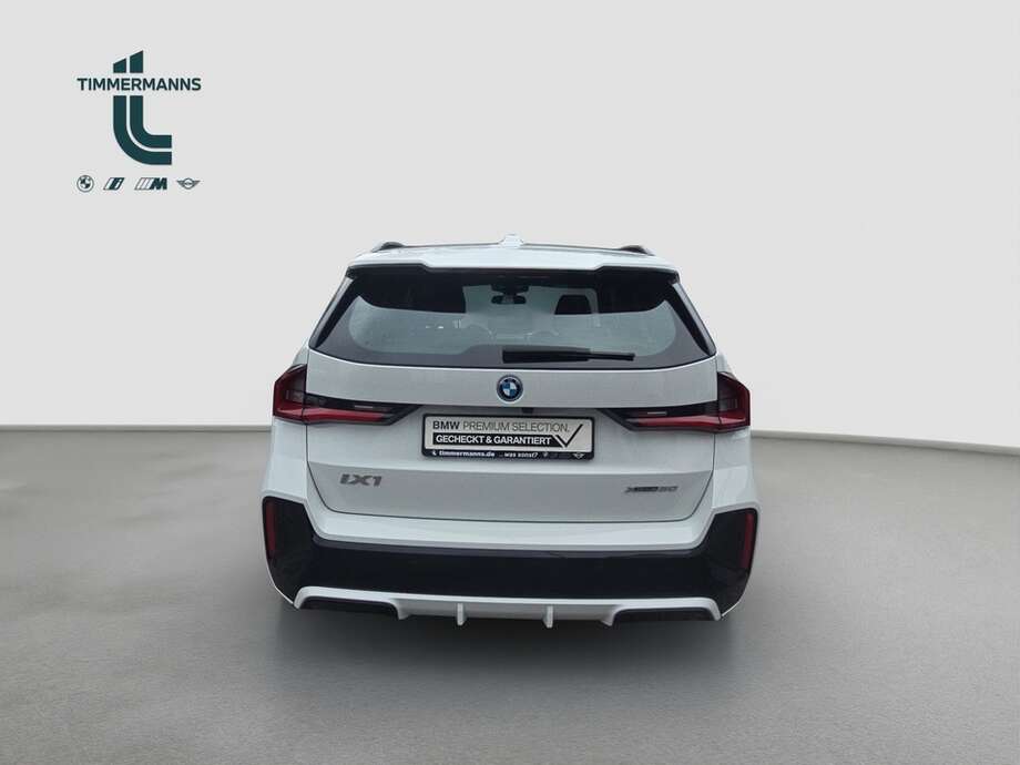 BMW iX1 (Bild 4/18)