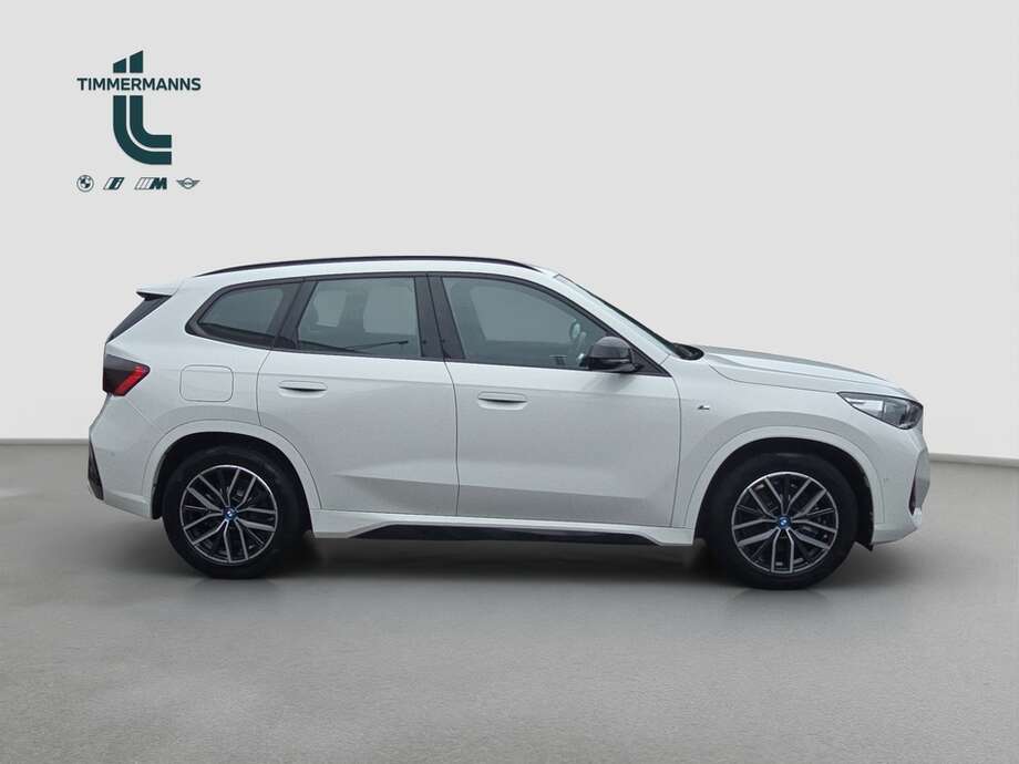 BMW iX1 (Bild 6/18)