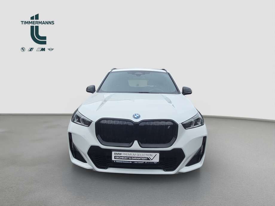 BMW iX1 (Bild 8/18)