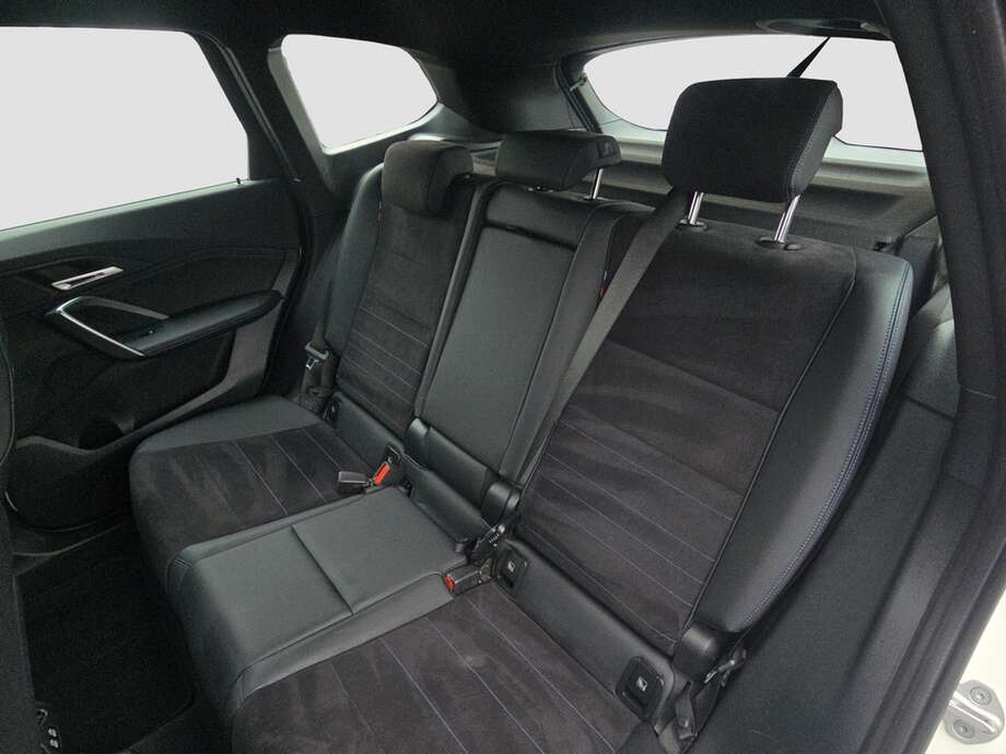 BMW iX1 (Bild 14/18)