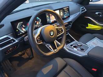 BMW 320d (Bild 2/18)