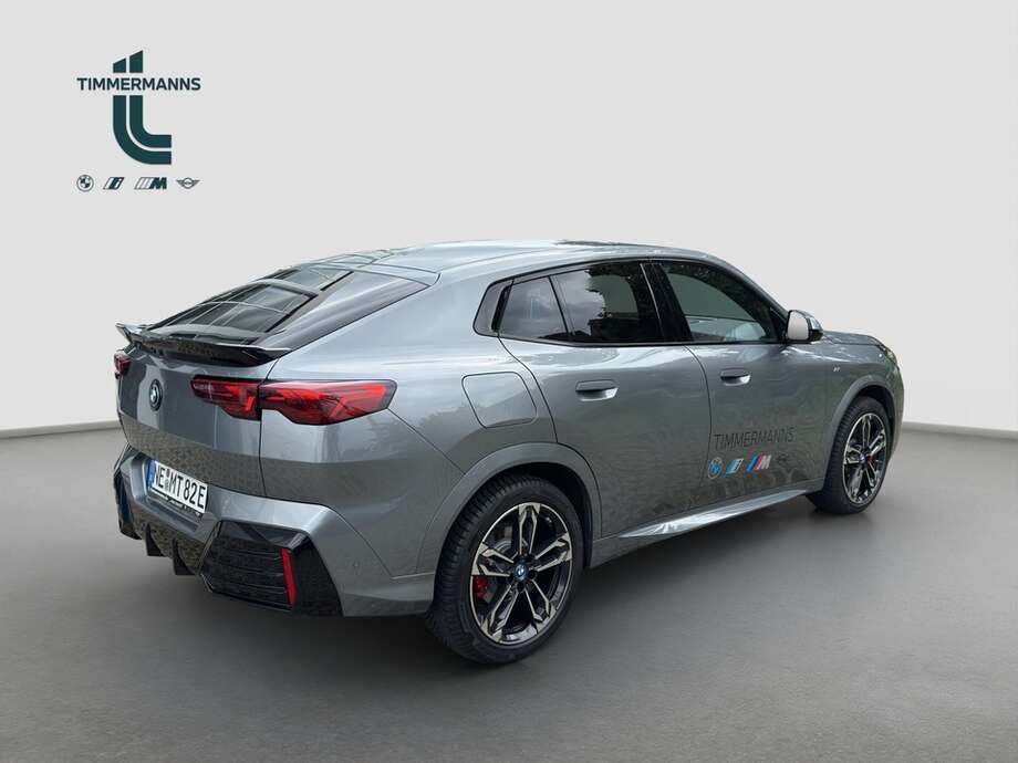 BMW iX2 eDrive20 (Bild 11/15)