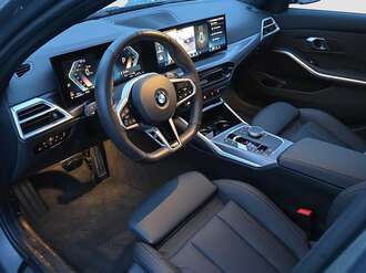 BMW 318d (Bild 2/18)