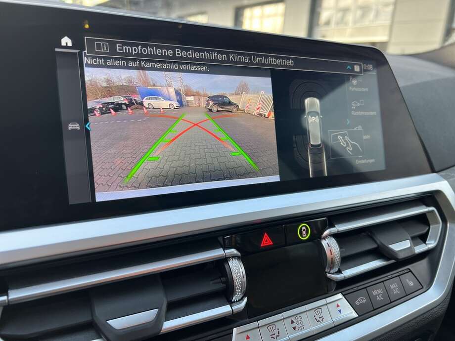 BMW 330e (Bild 14/24)