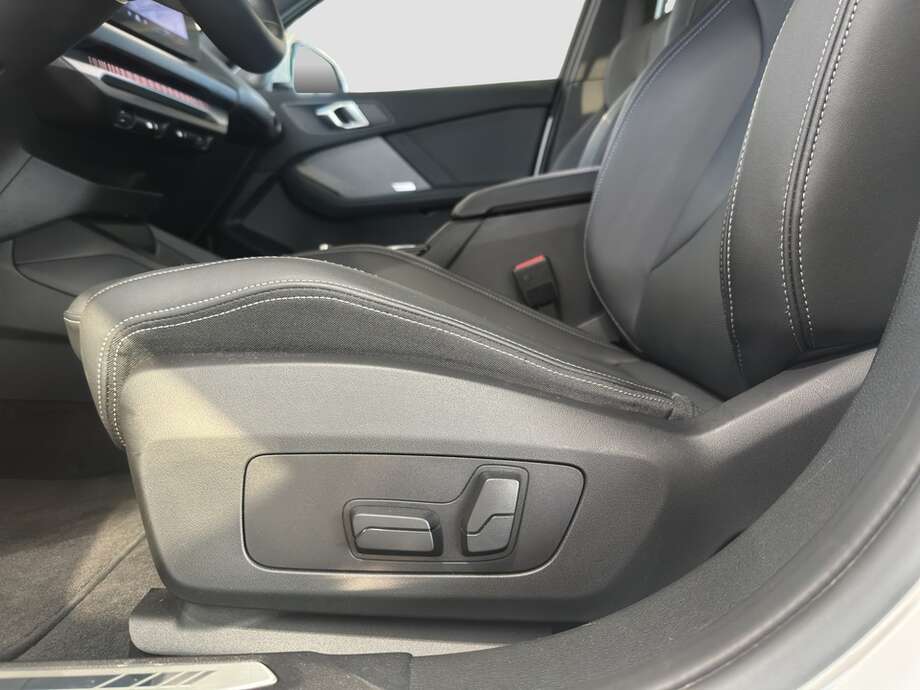 BMW 120d (Bild 10/17)