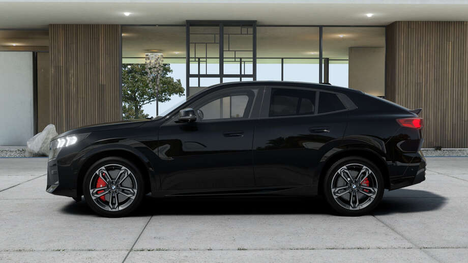 BMW iX2 xDrive30 (Bild 2/13)