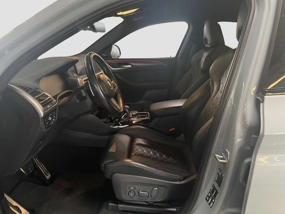BMW X4 M (Bild 10/16)