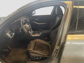 BMW 330i xDrive (Bild 2/2)