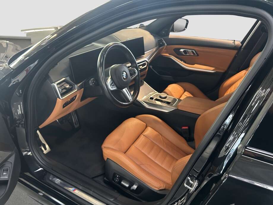 BMW 330i xDrive (Bild 10/17)