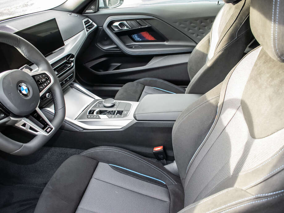 BMW 230i (Bild 10/16)