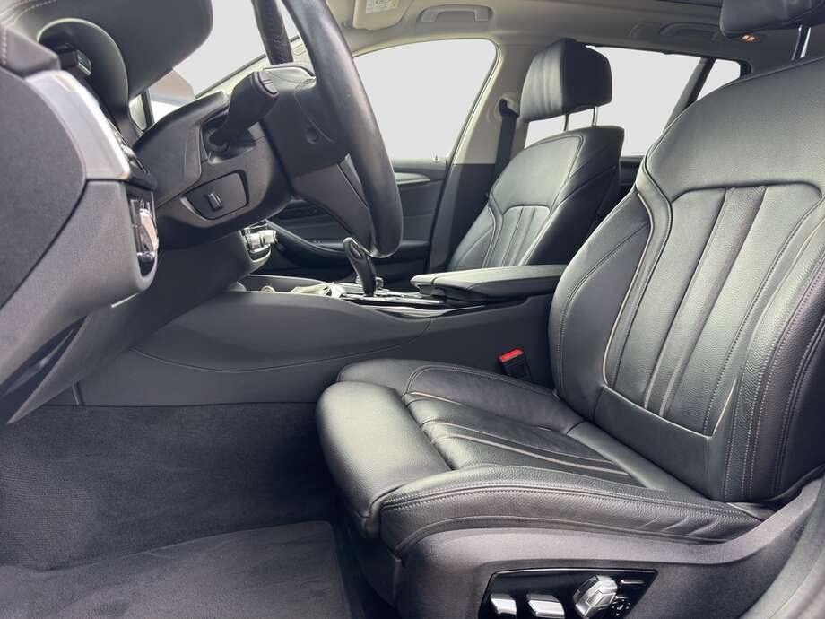 BMW 530e Touring (Bild 10/15)