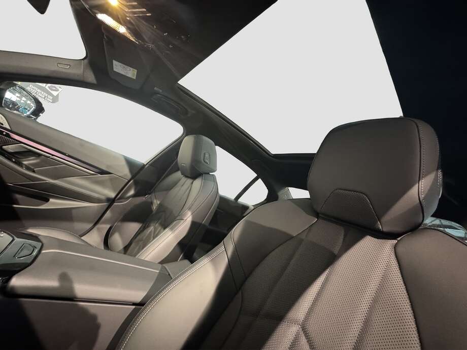 BMW 540d xDrive (Bild 11/18)