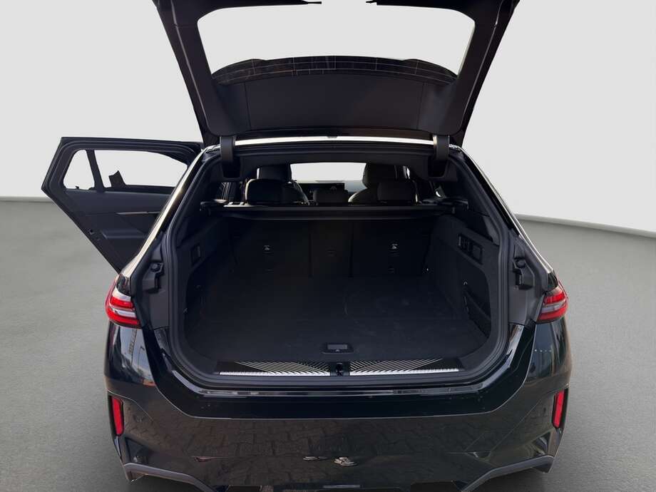 BMW i5 xDrive40 Touring (Bild 7/18)