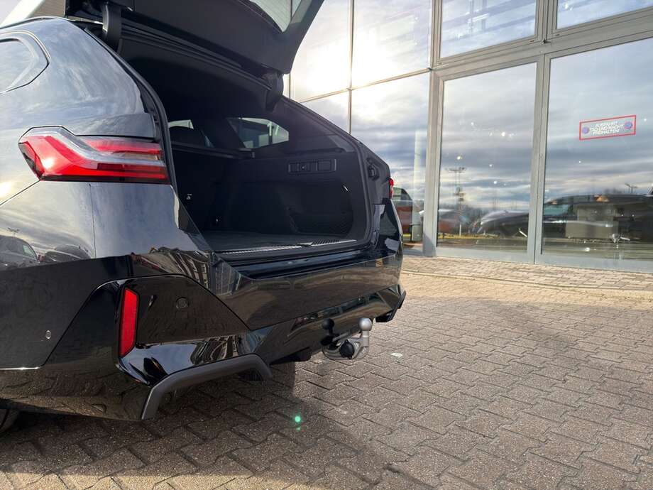 BMW i5 xDrive40 Touring (Bild 8/18)
