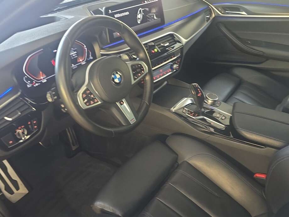 BMW 530d xDrive (Bild 2/19)