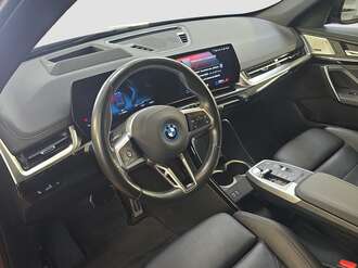 BMW iX1 xDrive30 (Bild 3/21)