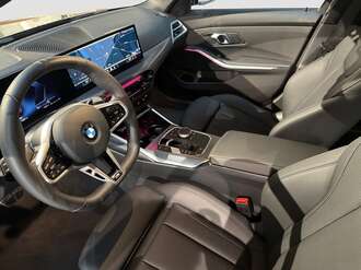 BMW 320d (Bild 2/15)