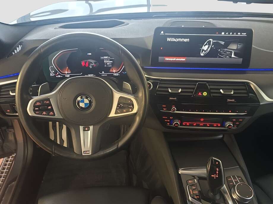 BMW 530d xDrive (Bild 5/19)