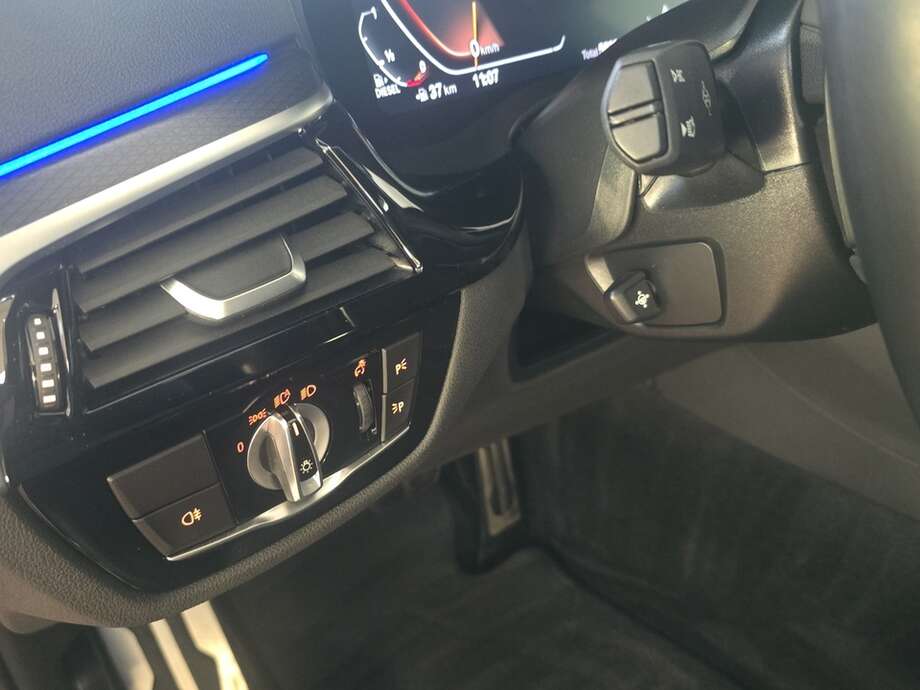 BMW 530d xDrive (Bild 9/19)