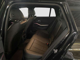 BMW 318d (Bild 2/14)