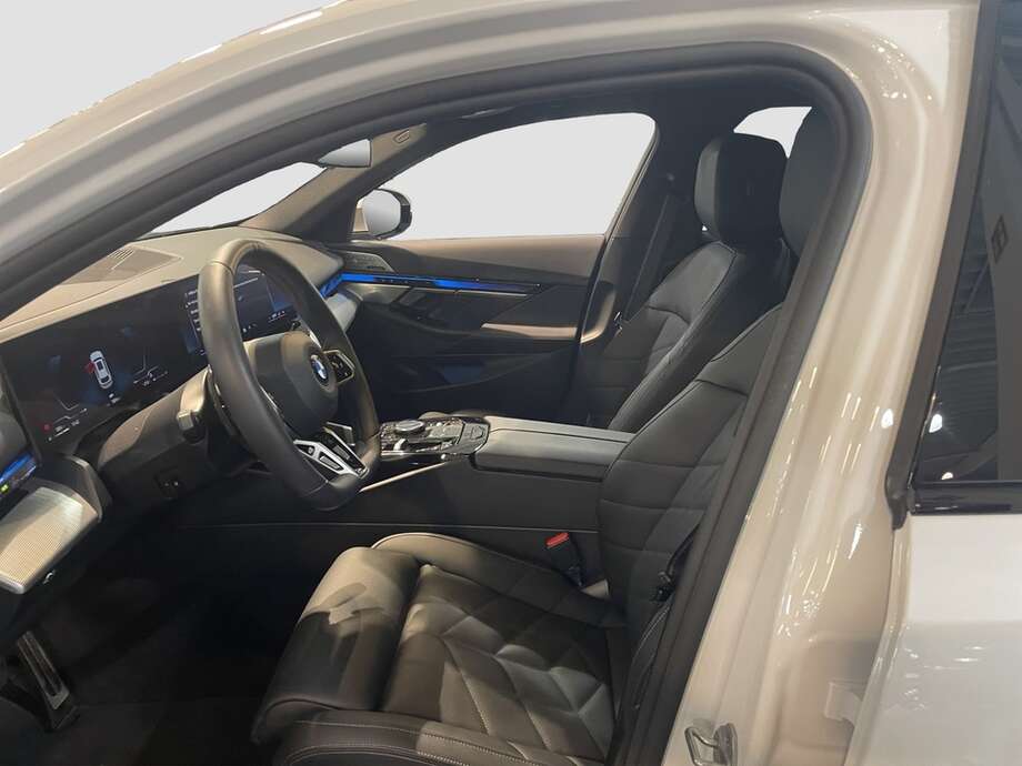 BMW 540d xDrive (Bild 2/14)