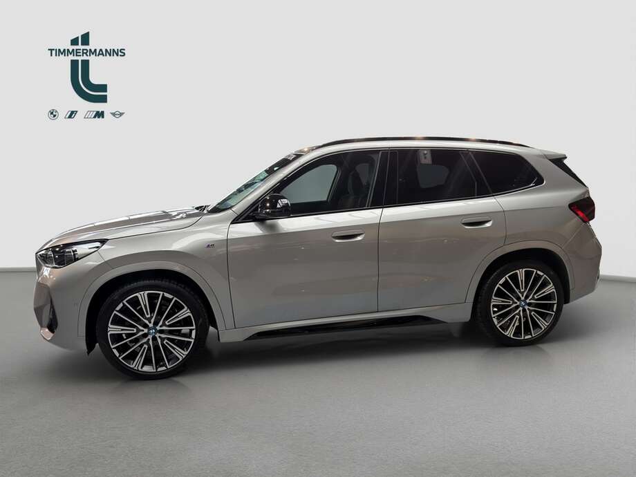 BMW iX1 xDrive30 (Bild 10/19)