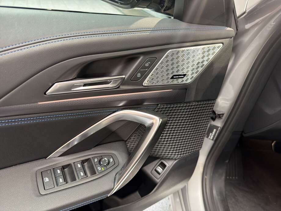 BMW iX1 xDrive30 (Bild 9/19)