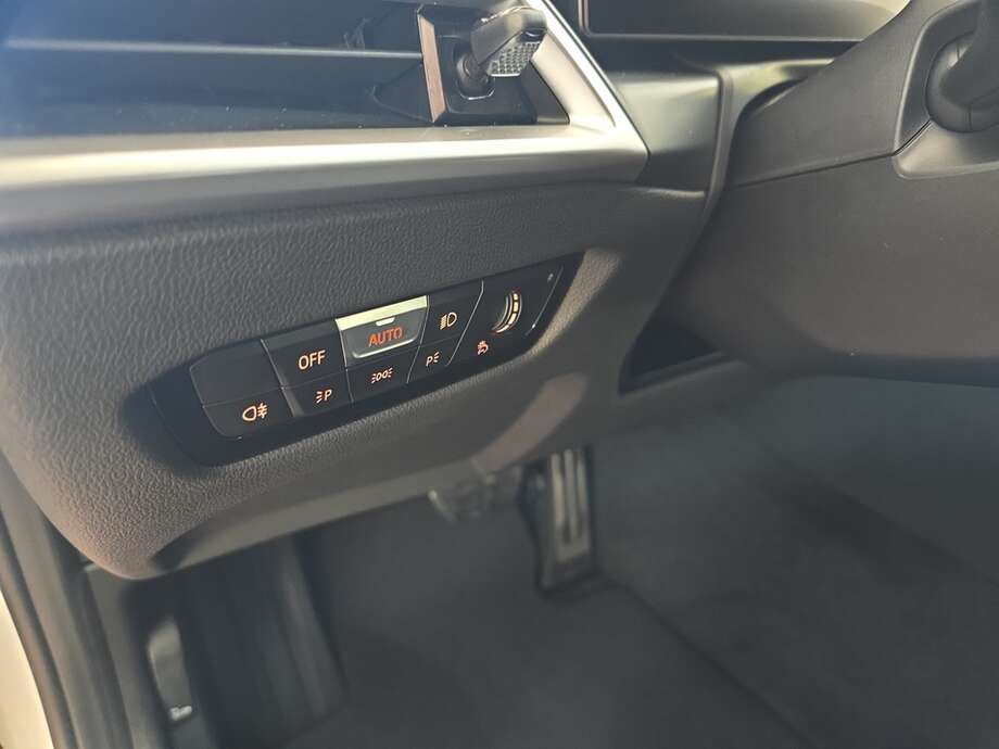 BMW 320d (Bild 17/18)