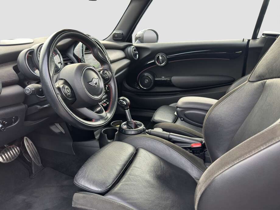 MINI John Cooper Works Cabrio (Bild 10/22)