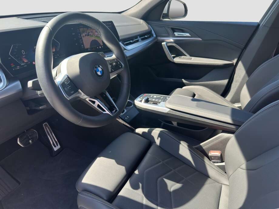 BMW X2 (Bild 9/18)