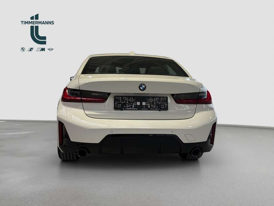 BMW 320d (Bild 4/14)