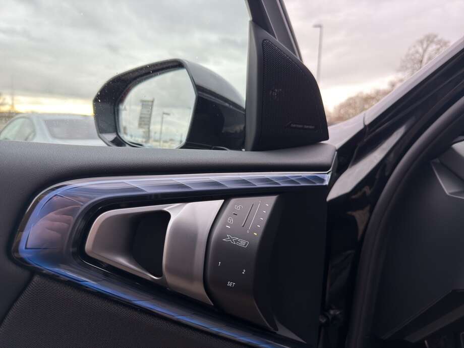 BMW X3 (Bild 16/17)