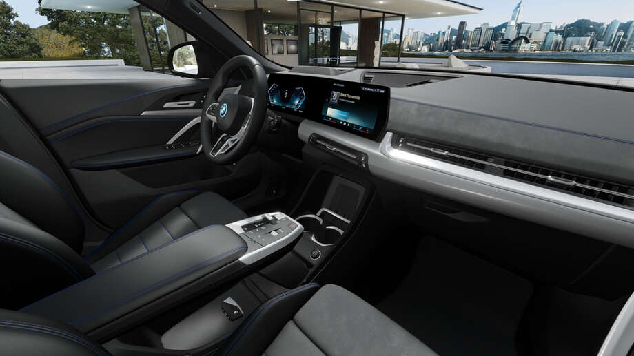 BMW iX2 xDrive30 (Bild 5/13)