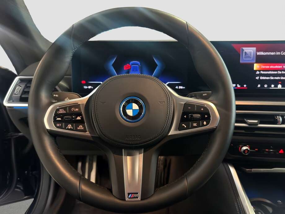 BMW i4 (Bild 9/19)