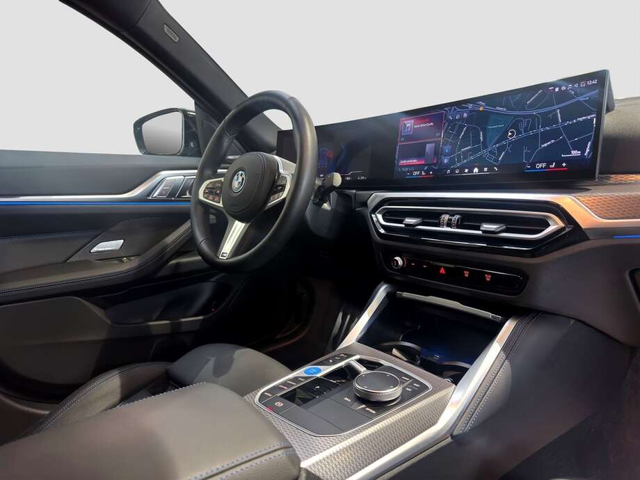 BMW i4 (Bild 12/19)