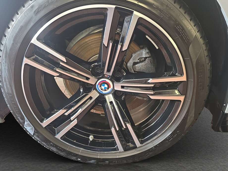 BMW 220d (Bild 9/19)