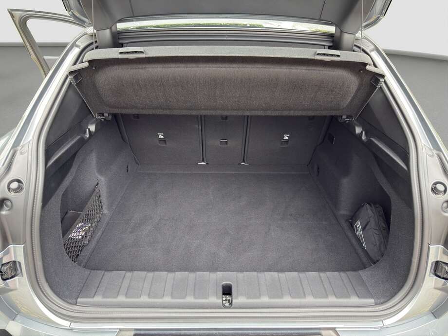 BMW iX2 eDrive20 (Bild 15/15)