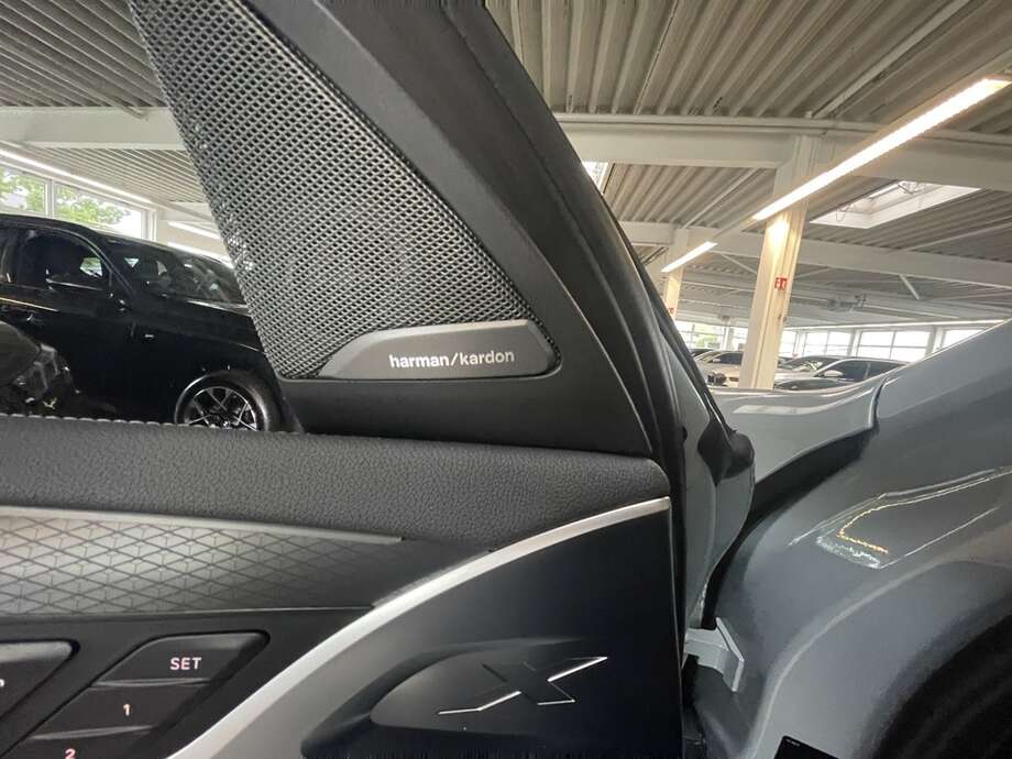 BMW X4 M (Bild 15/16)