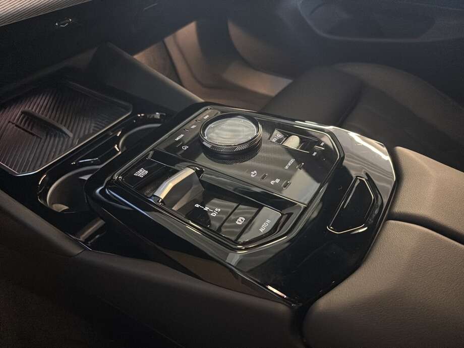 BMW 520d (Bild 16/17)