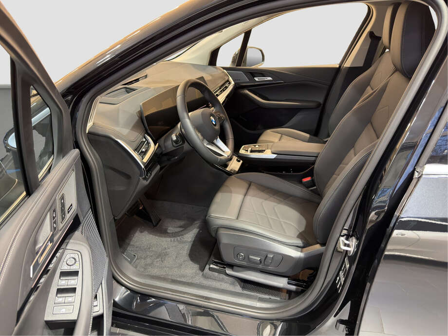 BMW 218 Active Tourer (Bild 8/10)