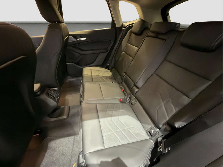 BMW 218 Active Tourer (Bild 10/10)