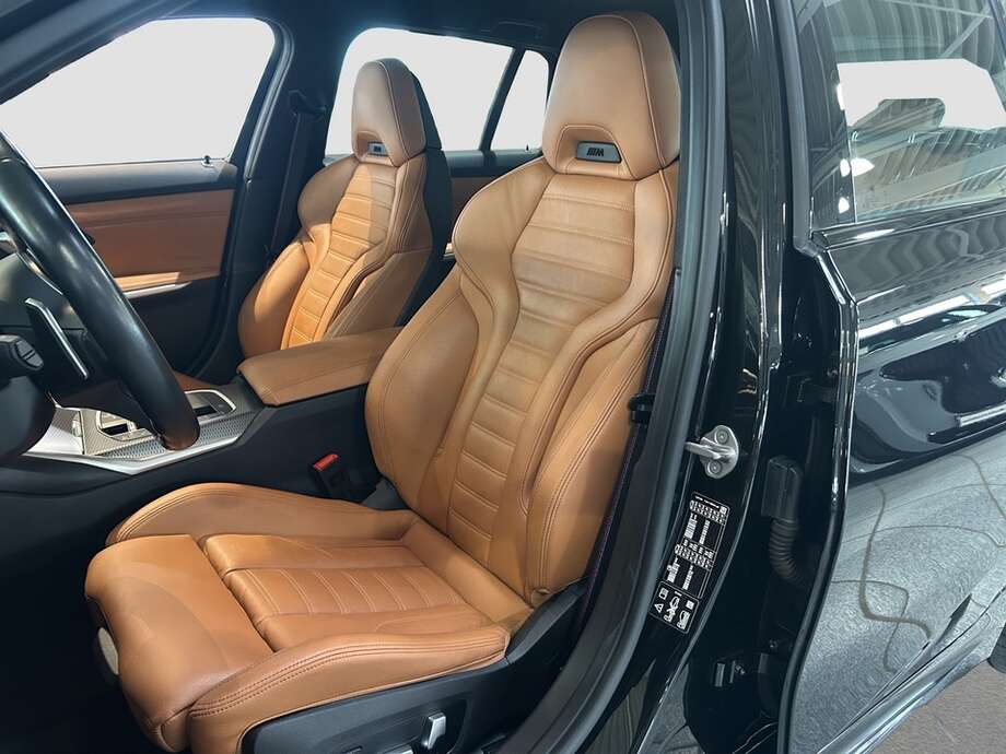 BMW 330i xDrive (Bild 11/17)