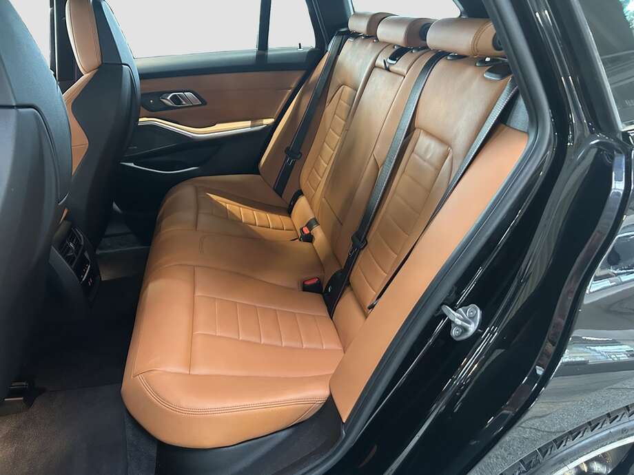 BMW 330i xDrive (Bild 14/17)