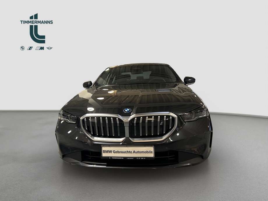 BMW i5 eDrive40 (Bild 8/19)