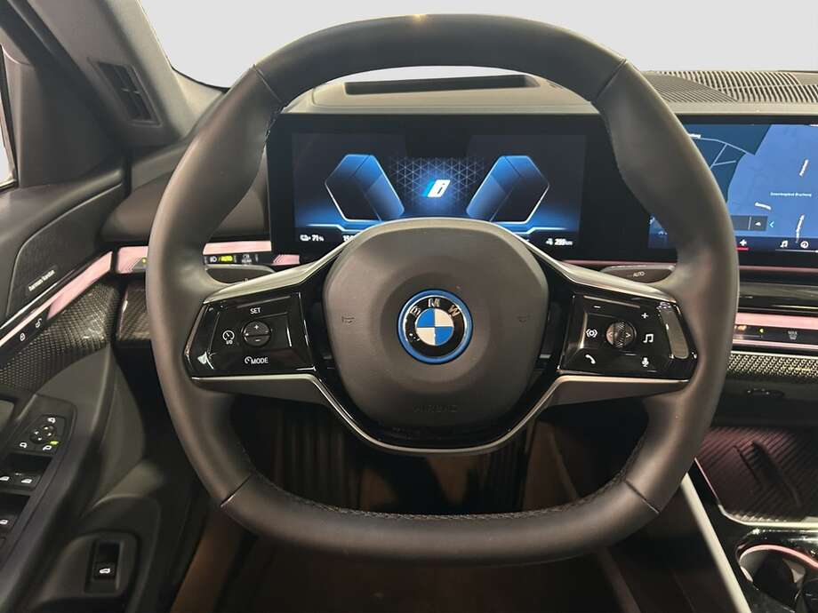 BMW i5 eDrive40 (Bild 12/19)