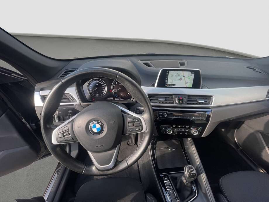 BMW X1 (Bild 13/14)