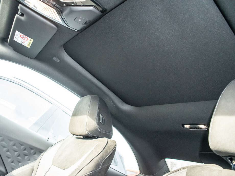 BMW 230i (Bild 15/16)