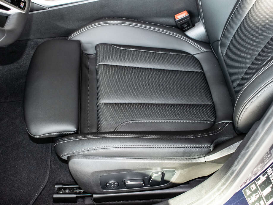 BMW 330d xDrive (Bild 11/19)