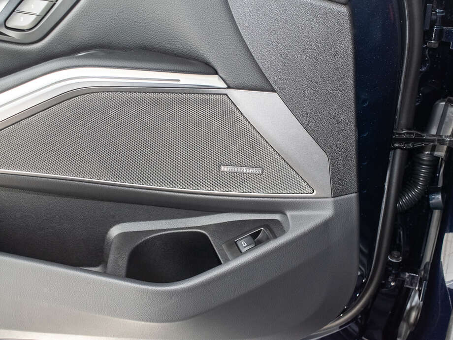 BMW 330d xDrive (Bild 14/19)