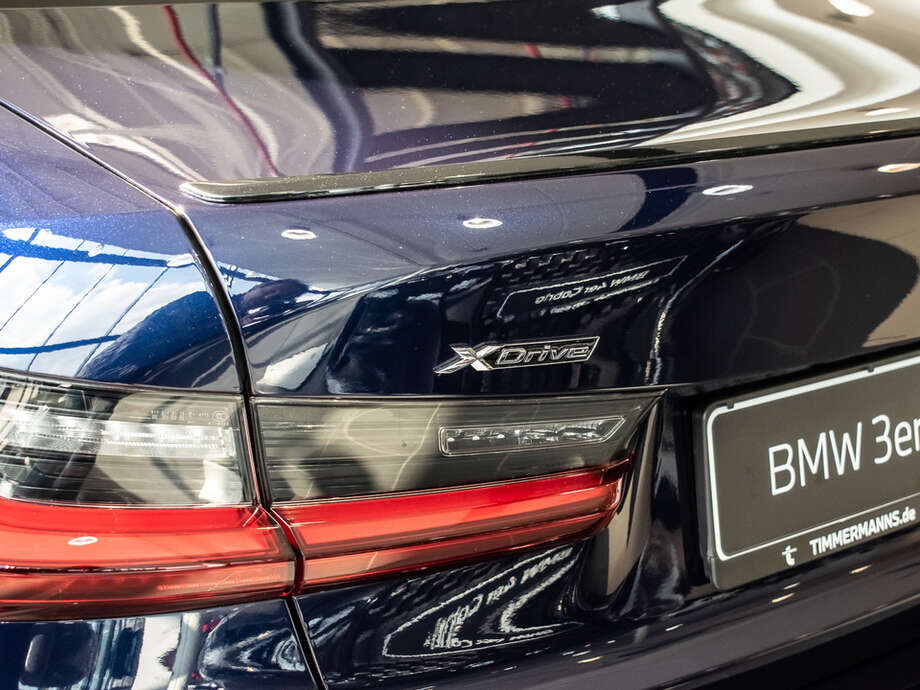 BMW 330d xDrive (Bild 18/19)